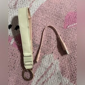 Heyday Charging IPhone Keychain